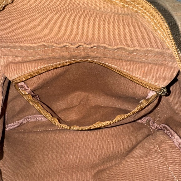 Canvas neutral messenger bag with many pockets & adjustable strap - Picture 8 of 14